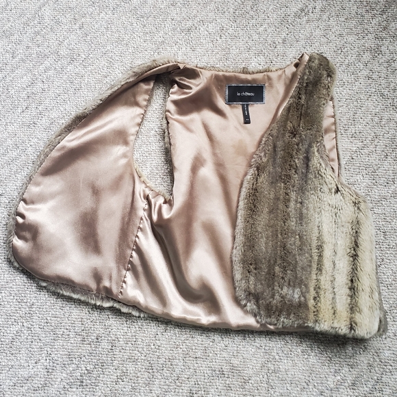 LE CHATEAU Fur Vest - Picture 5 of 5